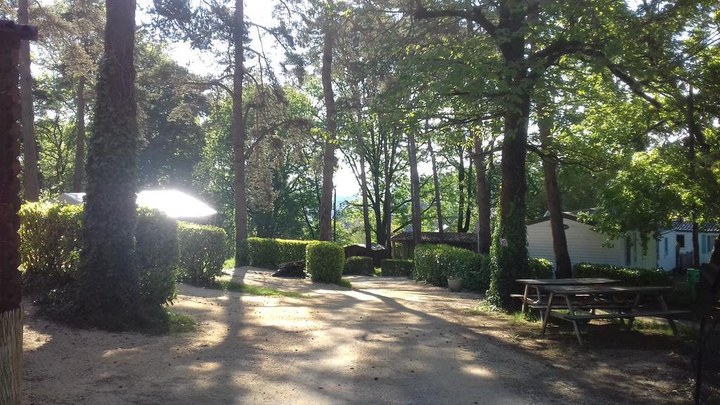 Camping 46 Rainettes Goujounac Exterior photo